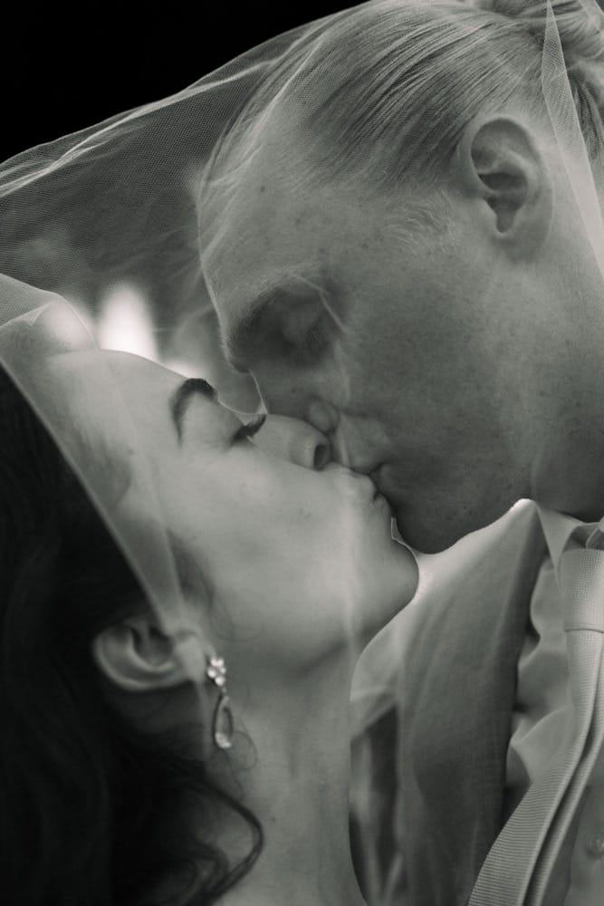 Candid wedding moment captured by Gerson Reyes