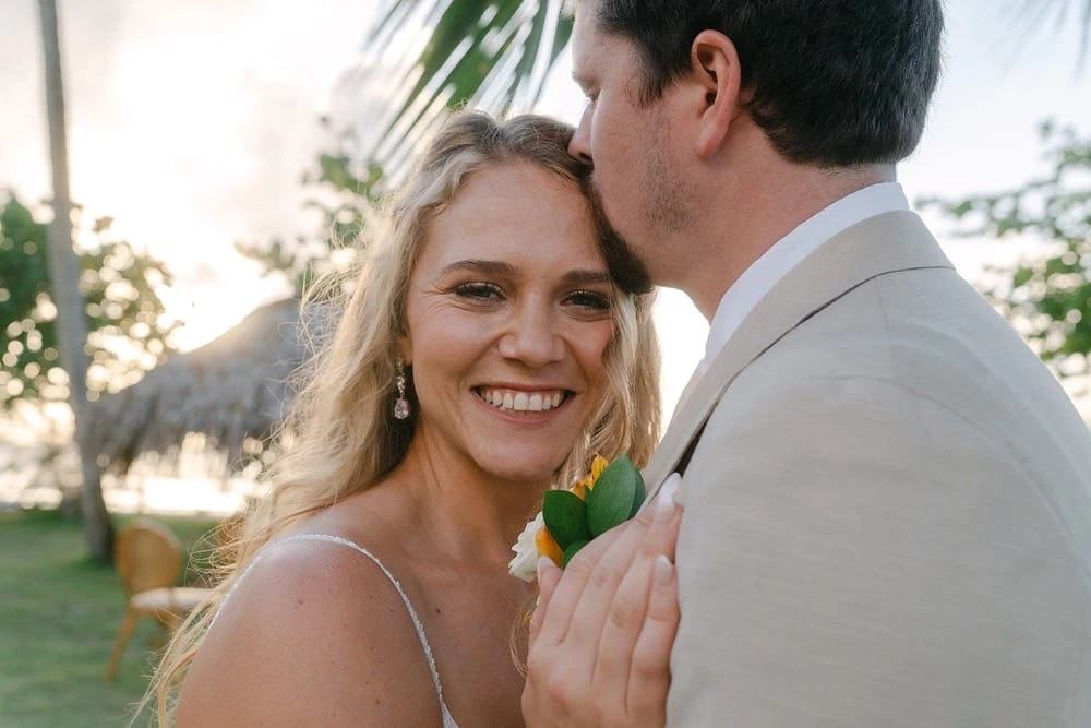 Editorial documentary wedding photography by Penelope's Photo, Dominican Republic